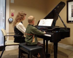 Choosing a music teacher for piano lessons for beginners